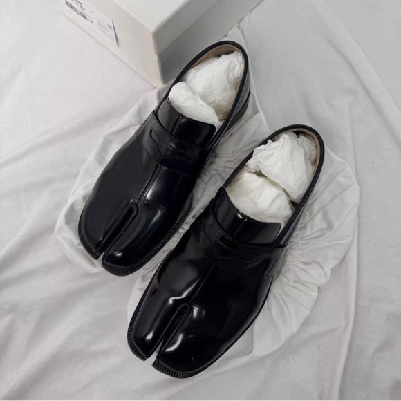 Maison Martin Margiela Black Split-Toe Platform Shoes - Picture 1 of 7
